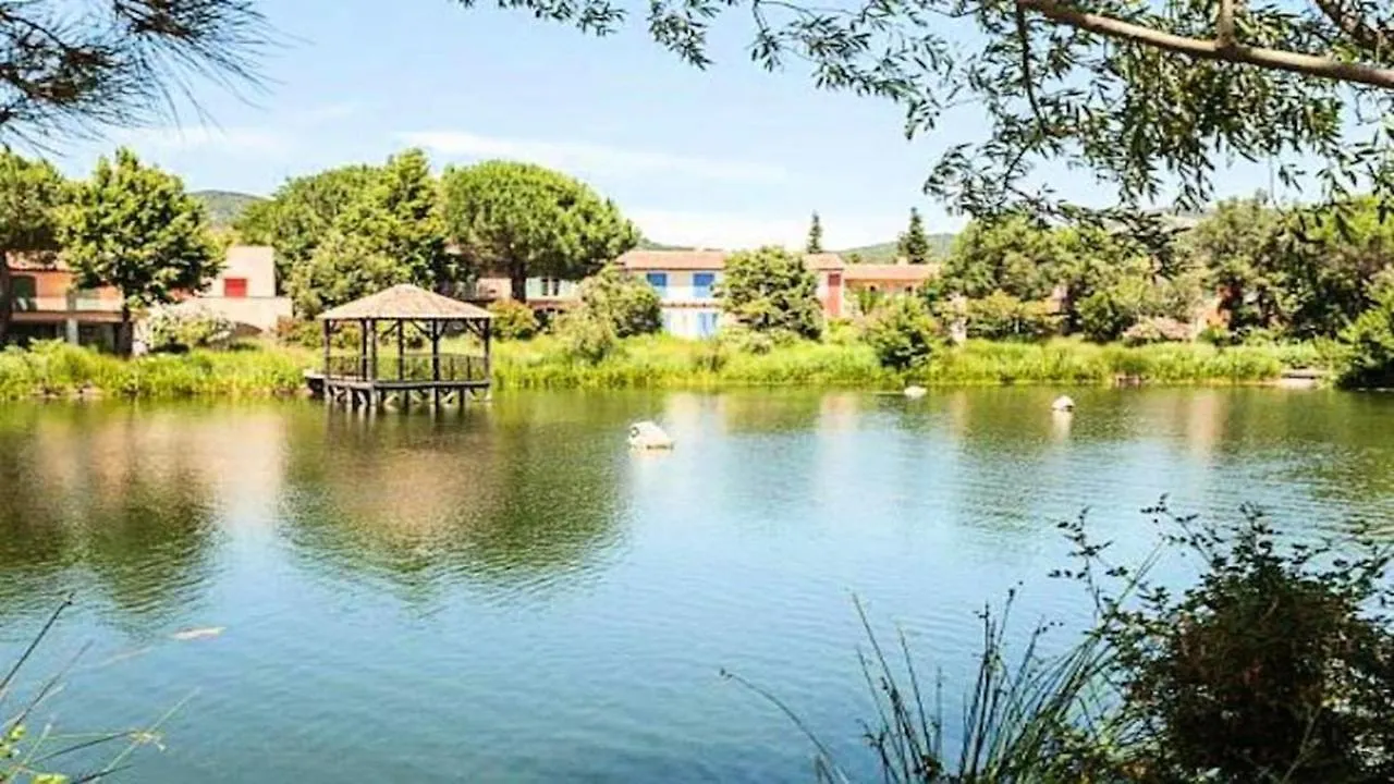House With 2 Bedrooms In Grimaud With Shared Pool And Furnished Garden 1 Km From The Beach Saint-Tropez 0*,  France